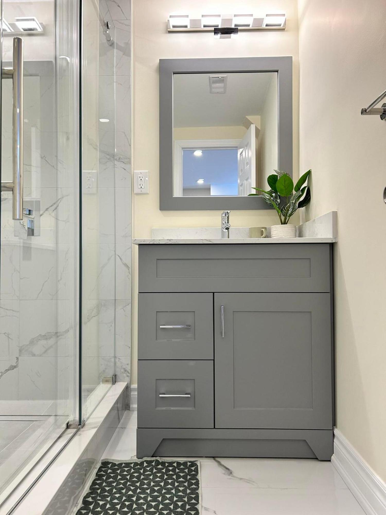 Brand New Lower Home With Exclusive Bathroom Toronto Exterior photo